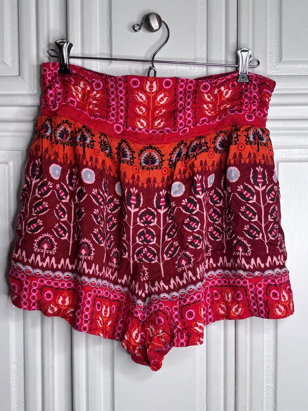 Anthropologie Embroidered High-Waist Shorts in Red, Pink & Orange sz M